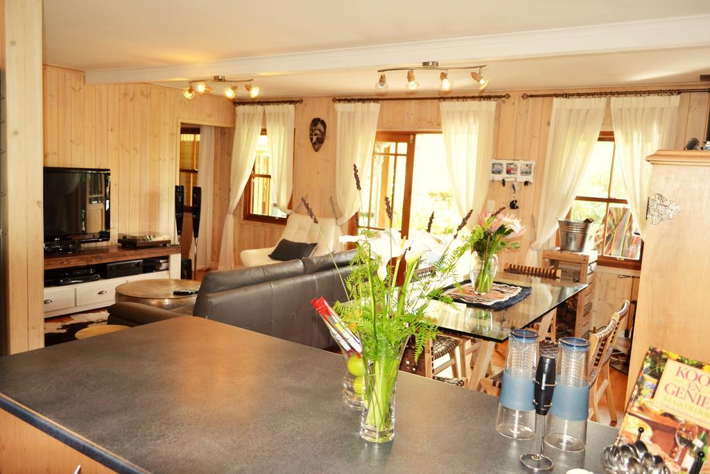 ฟอเรสต์ เอดจ์ เนเจอร์ เลิฟเวอร์ รีทรีต Hotel Rheenendal ภายนอก รูปภาพ