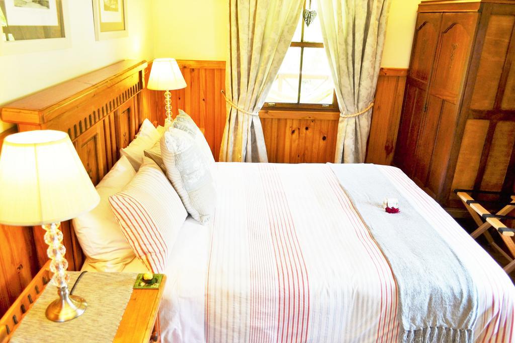 ฟอเรสต์ เอดจ์ เนเจอร์ เลิฟเวอร์ รีทรีต Hotel Rheenendal ภายนอก รูปภาพ