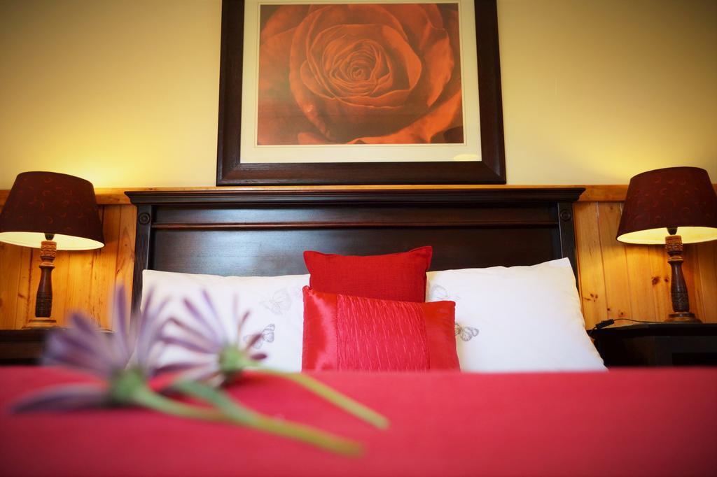 ฟอเรสต์ เอดจ์ เนเจอร์ เลิฟเวอร์ รีทรีต Hotel Rheenendal ภายนอก รูปภาพ